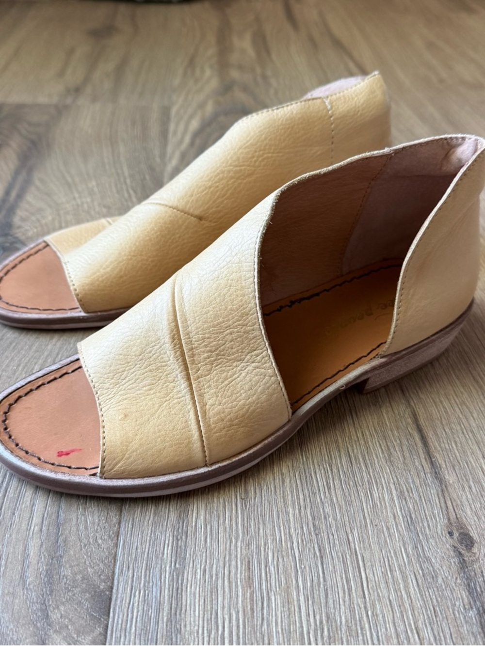 Free People Mont Blanc Flat Sandal Beige Leather Open Toe EU 36 / 6 NEW *Flaws*